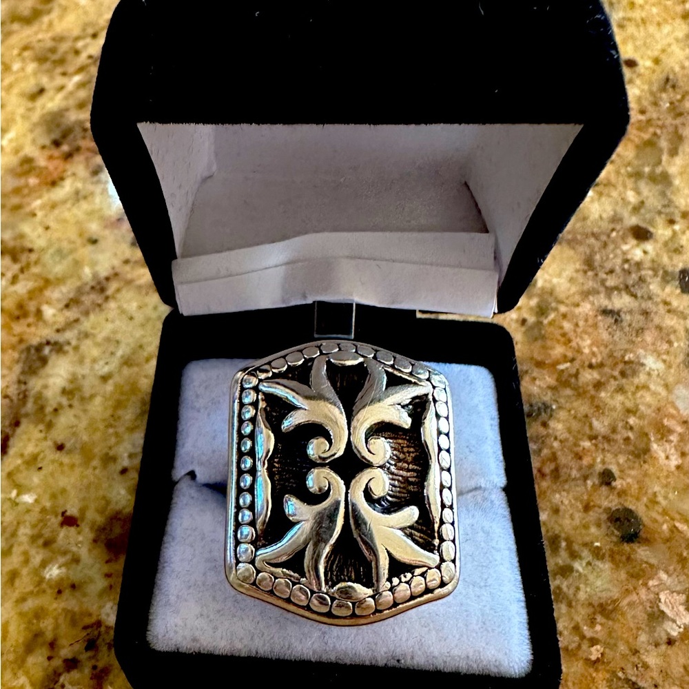 Sterling silver hand made ring 8 gms Sz 6.5 Approx. 1" x 3/4"